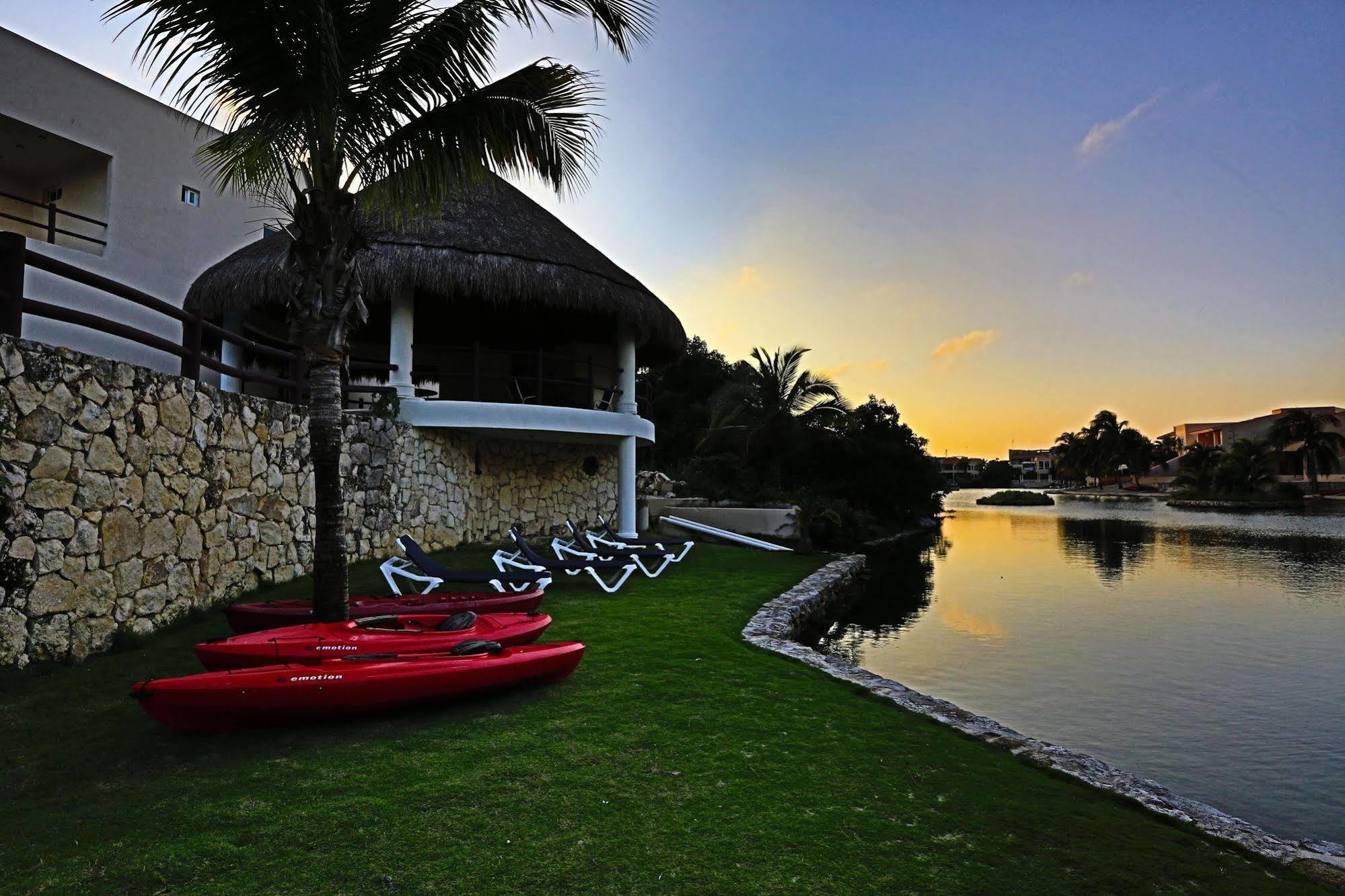 Coral Maya Stay Suites Puerto Aventuras Exterior photo